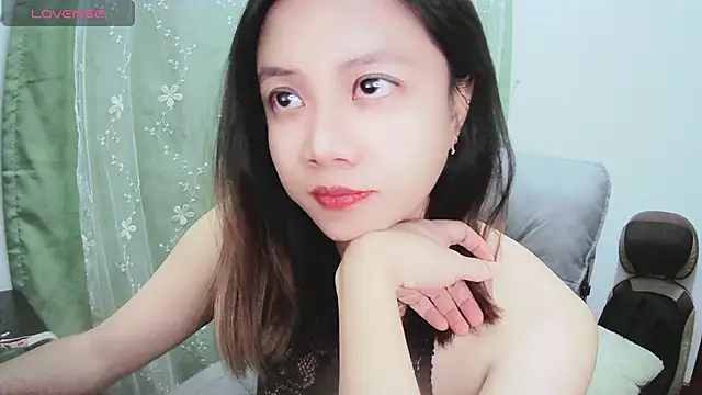 Snapshot of Candy_bee520 chatting on 02/20/25, 06:57 Candy bee520 online show from 02/20/25, 06:57