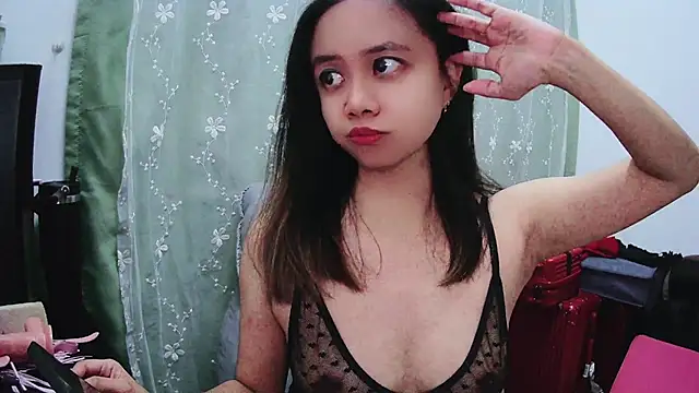 Snapshot of Candy_bee520 chatting on 12/17/24, 03:27 Candy bee520 online show from 12/17/24, 03:27