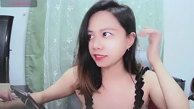 Snapshot of Candy_bee520 chatting on 03/03/25, 03:11 Candy bee520 online show from 03/03/25, 03:11