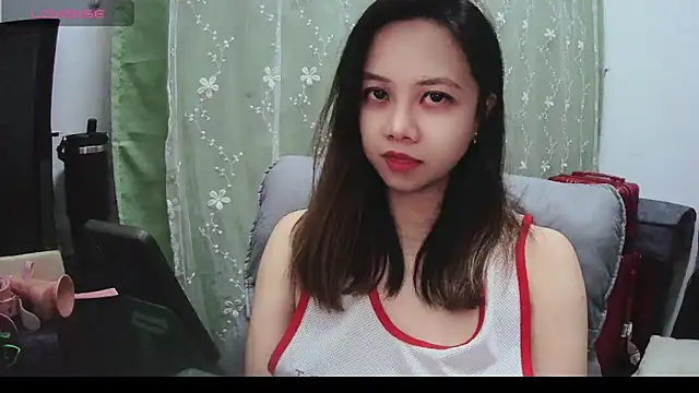 Snapshot of Candy_bee520 chatting on 01/08/25, 03:17 Candy bee520 online show from 01/08/25, 03:17