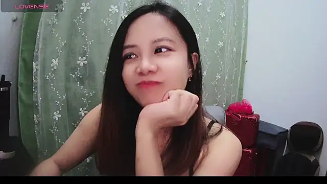 Snapshot of Candy_bee520 chatting on 01/05/25, 03:34 Candy bee520 online show from 01/05/25, 03:34