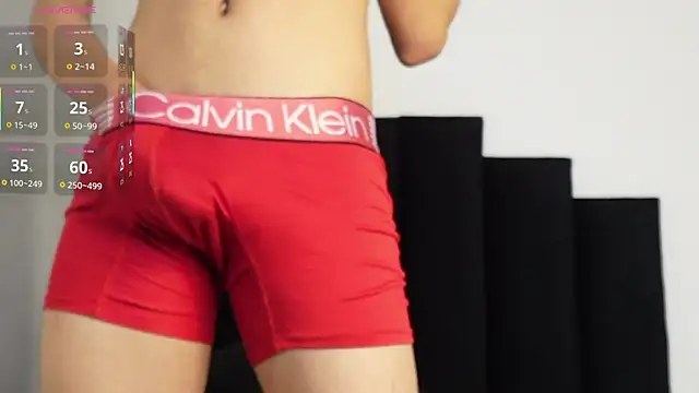 Snapshot of MarcoAlexLatino chatting on 11/05/25, 03:42 MarcoAlexLatino online show from 11/05/25, 03:42