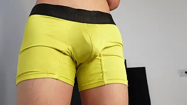 Snapshot of MarcoAlexLatino chatting on 09/18/25, 03:31 MarcoAlexLatino online show from 09/18/25, 03:31