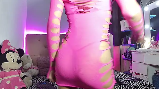 Snapshot of Isis_brown7 chatting on 12/14/25, 09:59 Isis brown7 online show from 12/14/25, 09:59