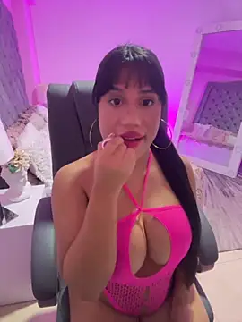 Snapshot of AshleyFerrer chatting on 11/12/25, 02:43 AshleyFerrer online show from 11/12/25, 02:43