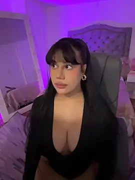 Snapshot of AshleyFerrer chatting on 12/04/25, 02:27 AshleyFerrer online show from 12/04/25, 02:27