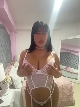 Snapshot of AshleyFerrer chatting on 11/16/25, 01:16 AshleyFerrer online show from 11/16/25, 01:16