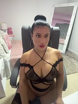 Snapshot of AshleyFerrer chatting on 11/13/25, 04:00 AshleyFerrer online show from 11/13/25, 04:00