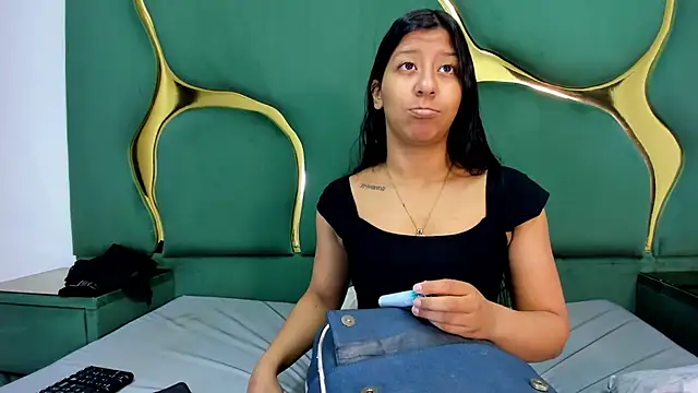 VaneLin18 online show from 11/27/25, 07:14