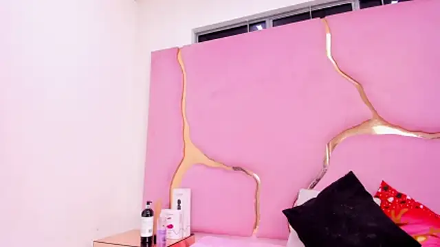 VaneLin18 online show from 12/03/25, 09:36