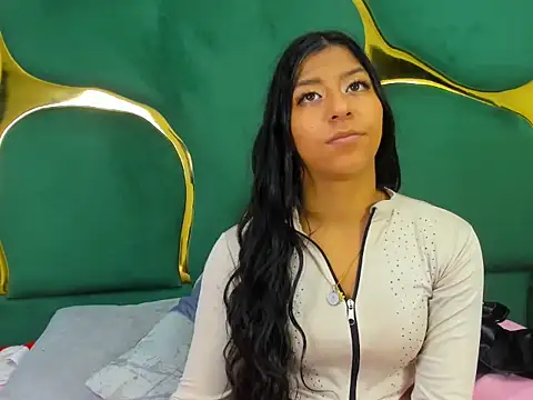 VaneLin18 online show from 12/17/25, 10:37