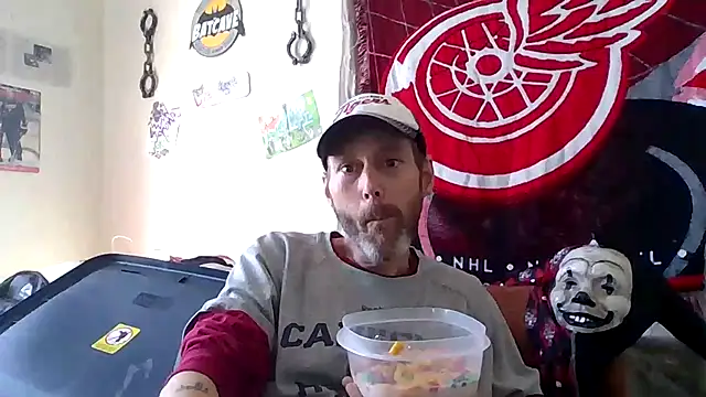 Snapshot of mellothebreeze chatting on 02/25/25, 08:11 mellothebreeze online show from 02/25/25, 08:11