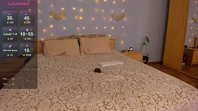 NikkiNSerdron online show from 03/18/25, 03:34