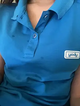 Tuongvy05 online show from 11/15/25, 08:40