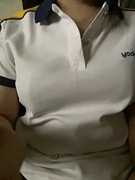 Tuongvy05 online show from 09/27/25, 04:35