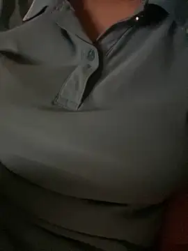 Tuongvy05 online show from 10/13/25, 04:08