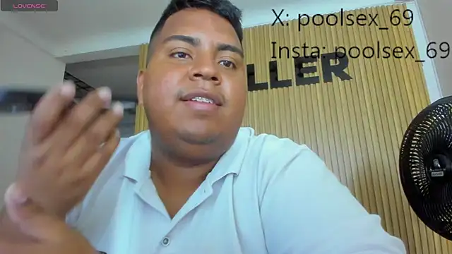 Snapshot of Poolsex_69 chatting on 10/22/25, 07:24 Poolsex 69 online show from 10/22/25, 07:24