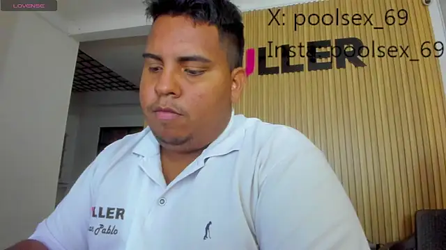Snapshot of Poolsex_69 chatting on 10/27/25, 08:21 Poolsex 69 online show from 10/27/25, 08:21