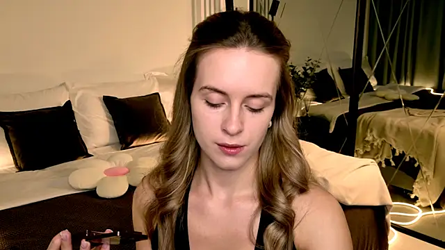 RozzitaBedberry online show from 04/04/26, 12:34