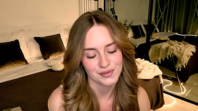 RozzitaBedberry online show from 04/18/26, 12:29