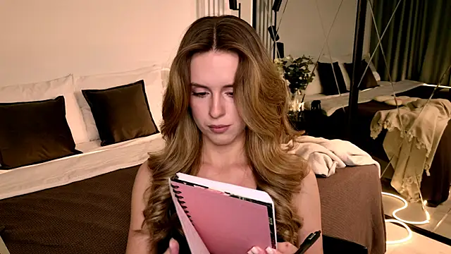 RozzitaBedberry online show from 04/30/26, 01:40
