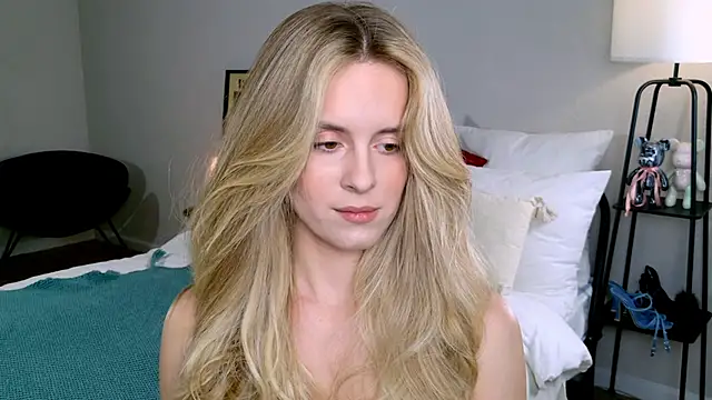 RozzitaBedberry online show from 10/24/25, 02:05