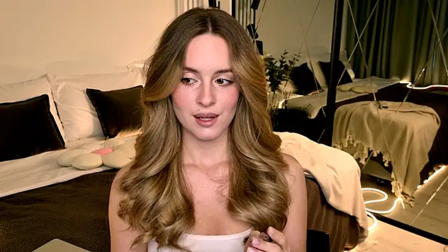 RozzitaBedberry online show from 04/10/26, 01:07