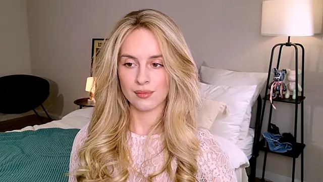 RozzitaBedberry online show from 10/10/25, 02:29