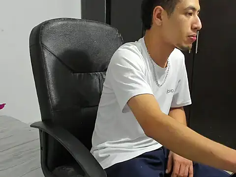 Chandler ken online show from 10/29/25, 01:15