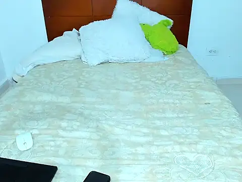 Snapshot of Chandler_ken chatting on 04/11/26, 04:20 Chandler ken online show from 04/11/26, 04:20