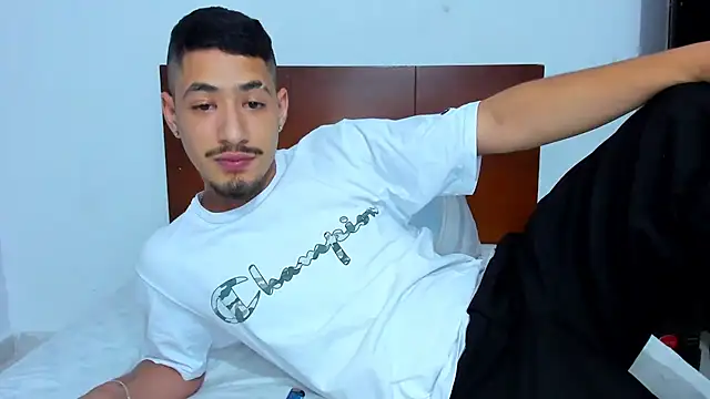 Snapshot of Chandler_ken chatting on 02/12/26, 11:26 Chandler ken online show from 02/12/26, 11:26