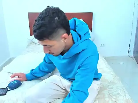 Snapshot of Chandler_ken chatting on 04/10/26, 12:23 Chandler ken online show from 04/10/26, 12:23