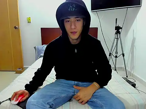 Chandler ken online show from 11/18/25, 04:27