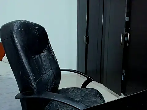 Chandler ken online show from 10/30/25, 01:26