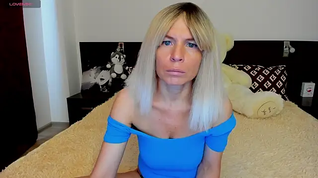 Hanna Becrett17 online show from 06/14/26, 05:19