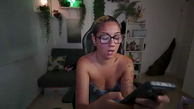 blvckbabyweed07 online show from 04/22/26, 11:44