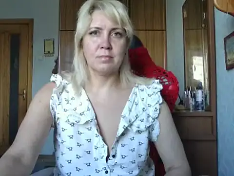 Snapshot of IrinaB1 chatting on 06/11/26, 05:04 IrinaB1 online show from 06/11/26, 05:04