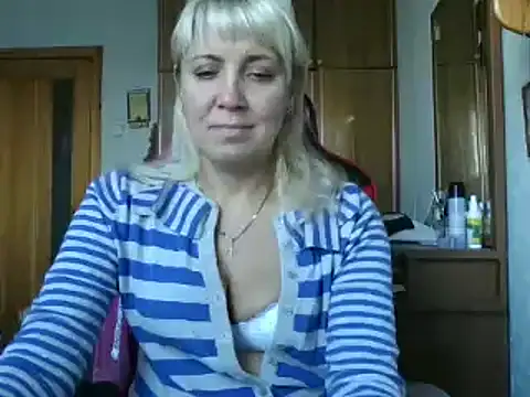 IrinaB1 online show from 10/15/25, 06:22