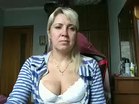 IrinaB1 online show from 10/17/25, 07:11