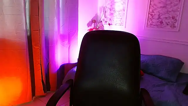 Snapshot of Susana_hank2 chatting on 02/24/25, 08:14 Susana hank2 online show from 02/24/25, 08:14