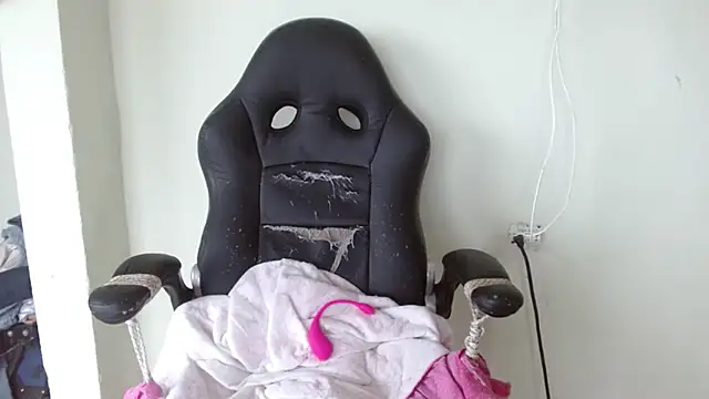 Snapshot of dayana_fonseca chatting on 12/14/24, 02:53 dayana fonseca online show from 12/14/24, 02:53