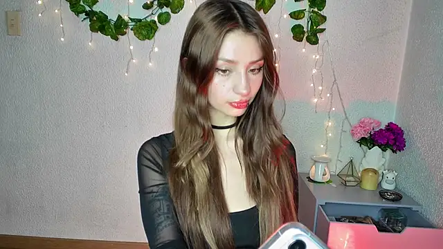 Snapshot of ari_kat chatting on 02/10/25, 02:52 ari kat online show from 02/10/25, 02:52