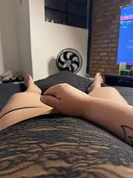 Snapshot of valenthottie chatting on 02/21/26, 11:07 valenthottie online show from 02/21/26, 11:07