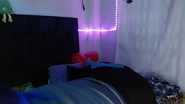 the lesbian game online show from 02/17/26, 06:05