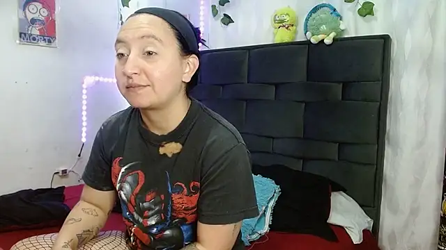 the lesbian game online show from 03/11/26, 06:35