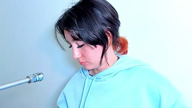 lizzy davis 1 online show from 02/05/26, 03:46