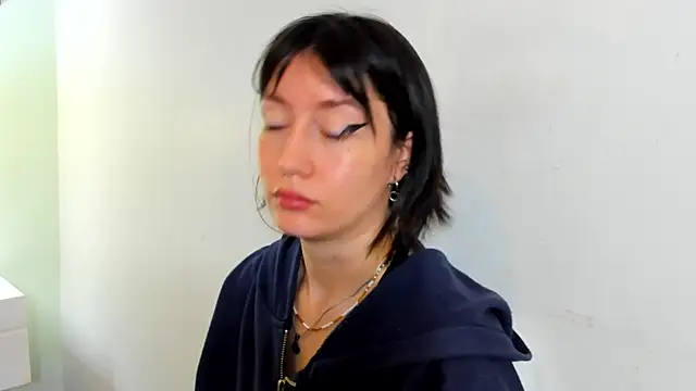 lizzy davis 1 online show from 05/13/26, 04:08