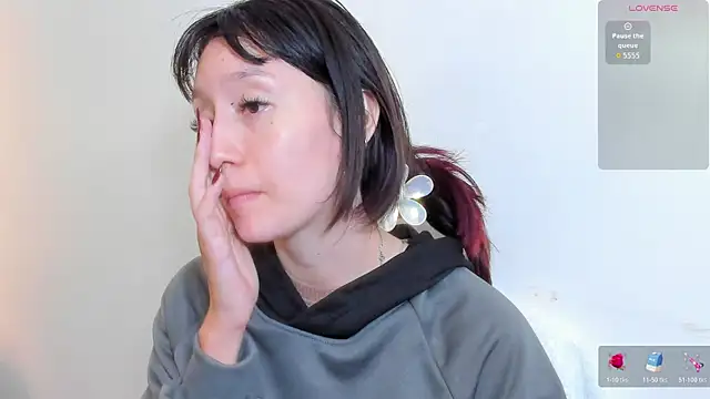 lizzy davis 1 online show from 10/26/25, 04:13