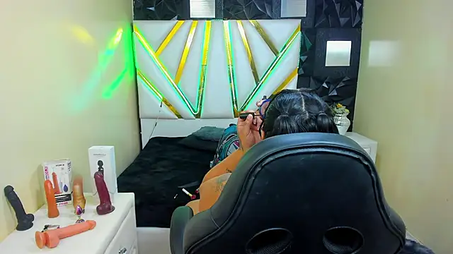 NikolPervertUnlimit online show from 03/18/26, 11:05