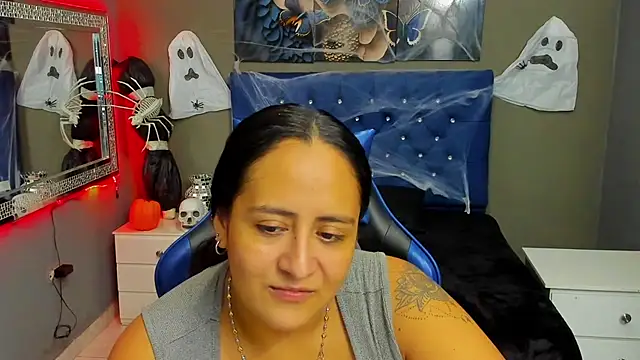 Snapshot of NikolPervertUnlimit chatting on 10/22/25, 11:03 NikolPervertUnlimit online show from 10/22/25, 11:03